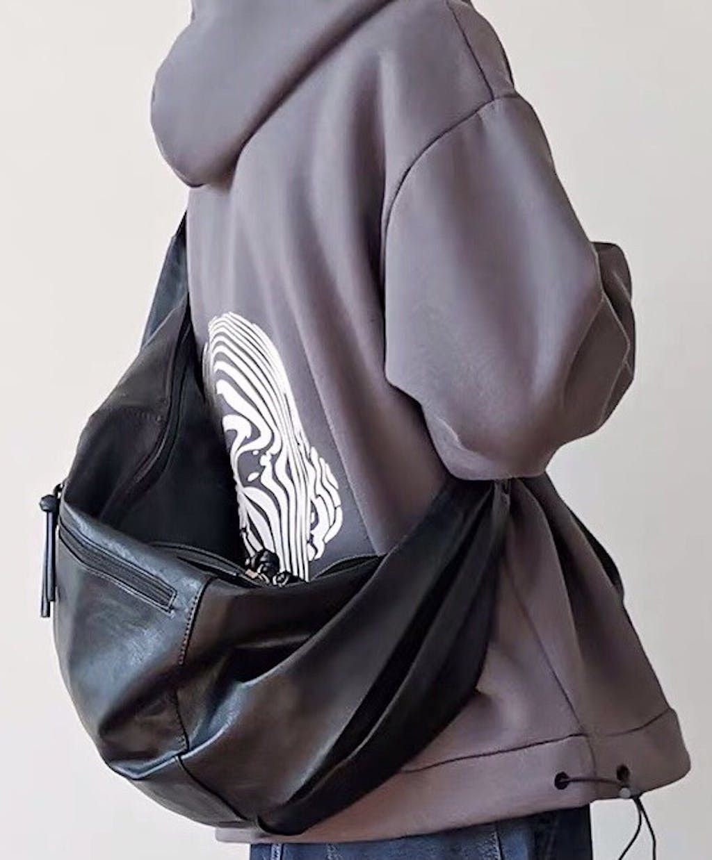 Japanese Brand × Vintage Faux leather sling side bag fanny pack Size ONE SIZE - 3 Thumbnail
