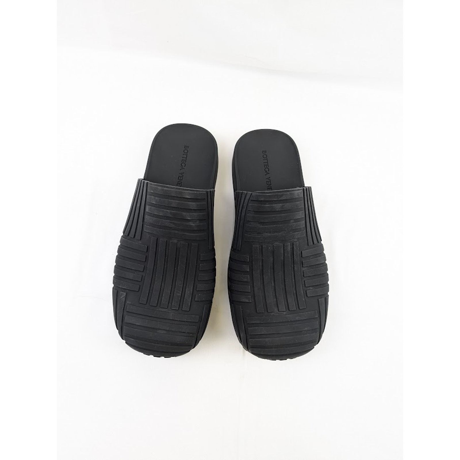 Bottega Veneta o1rshd1 Q:2 / Rubber Carpet Slider Sandal in Black Size US 12 / EU 45 - 18 Thumbnail