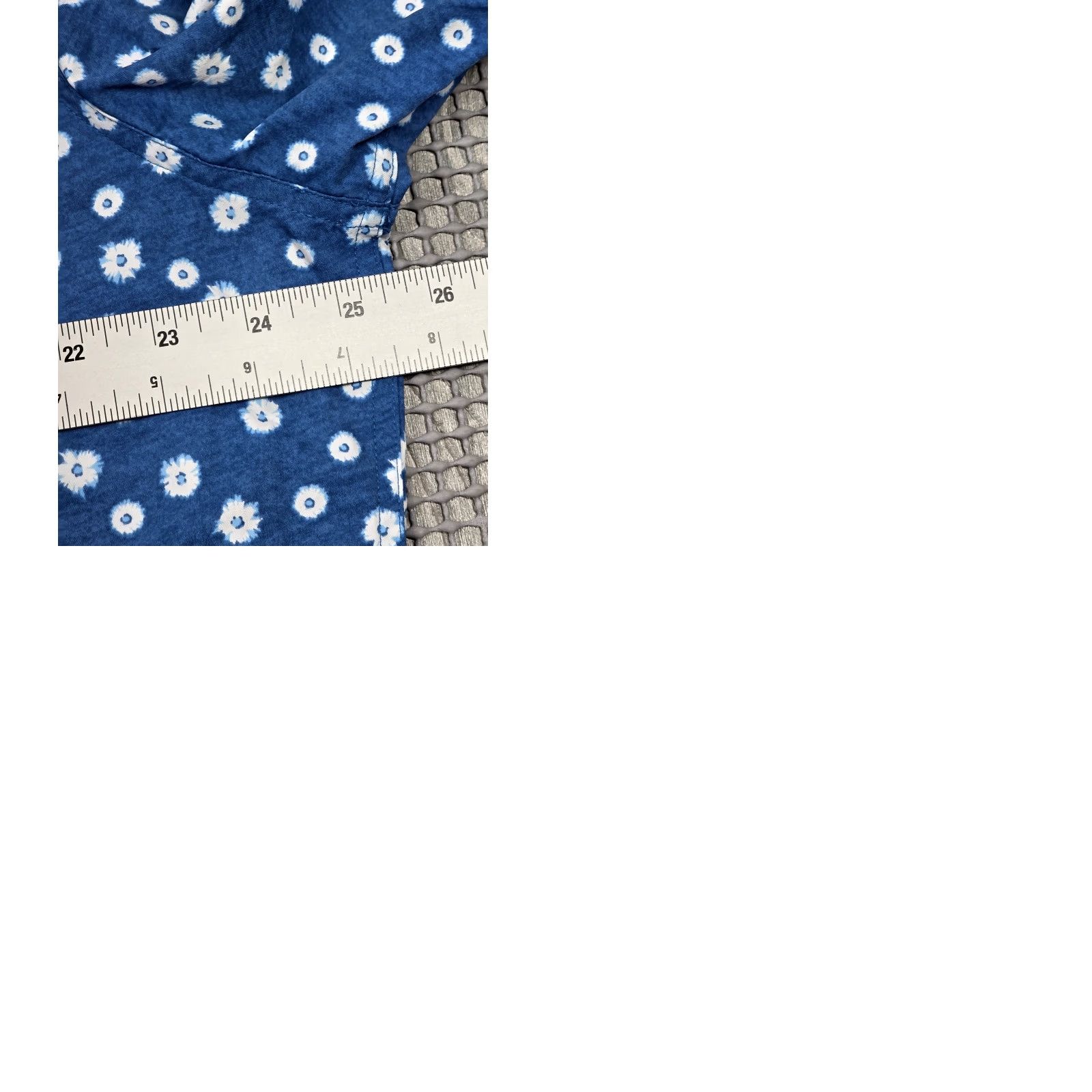 Southern Tide Southern Tide Button-Up Shirt XL Blue Floral Nylon/Spandex Poppin Poppies Sport Shirt Men Regular Lightweight (2010s) Size US XL / EU 56 / 4 - 9 Thumbnail