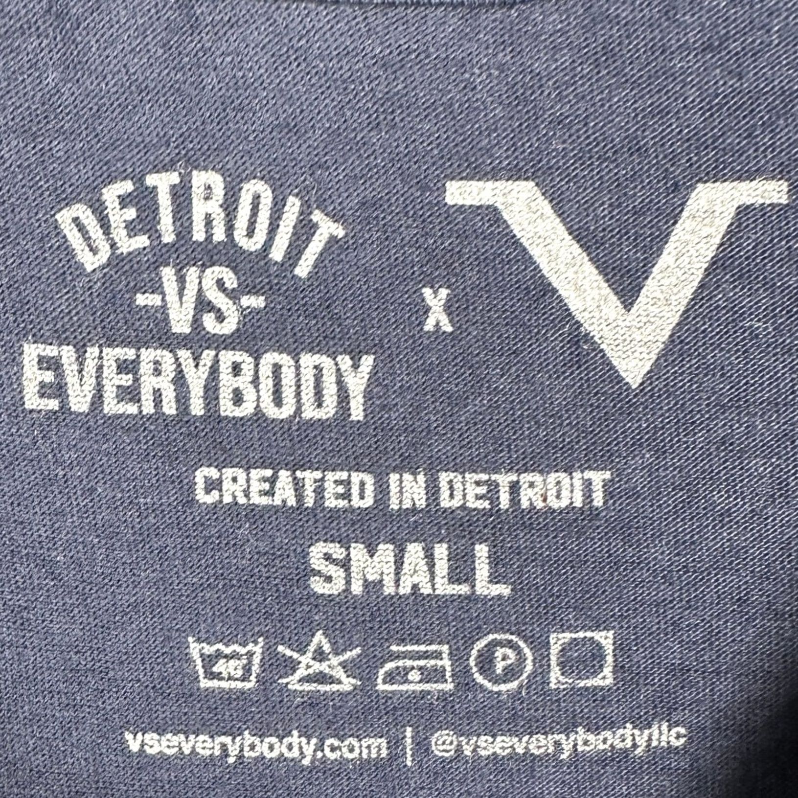 Vintage Detroit vs Everybody Michigan Wolverines T-Shirt Men Small Navy Short Sleeve Tee Size US S / EU 44-46 / 1 - 4 Thumbnail