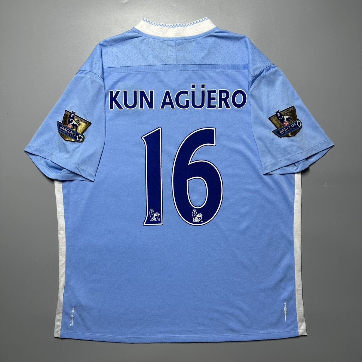 Umbro MAN CITY UMBRO 2011/2012 FOOTBALL HOME JERSEY #16 AGUERO Size US XL / EU 56 / 4 - 1 Thumbnail