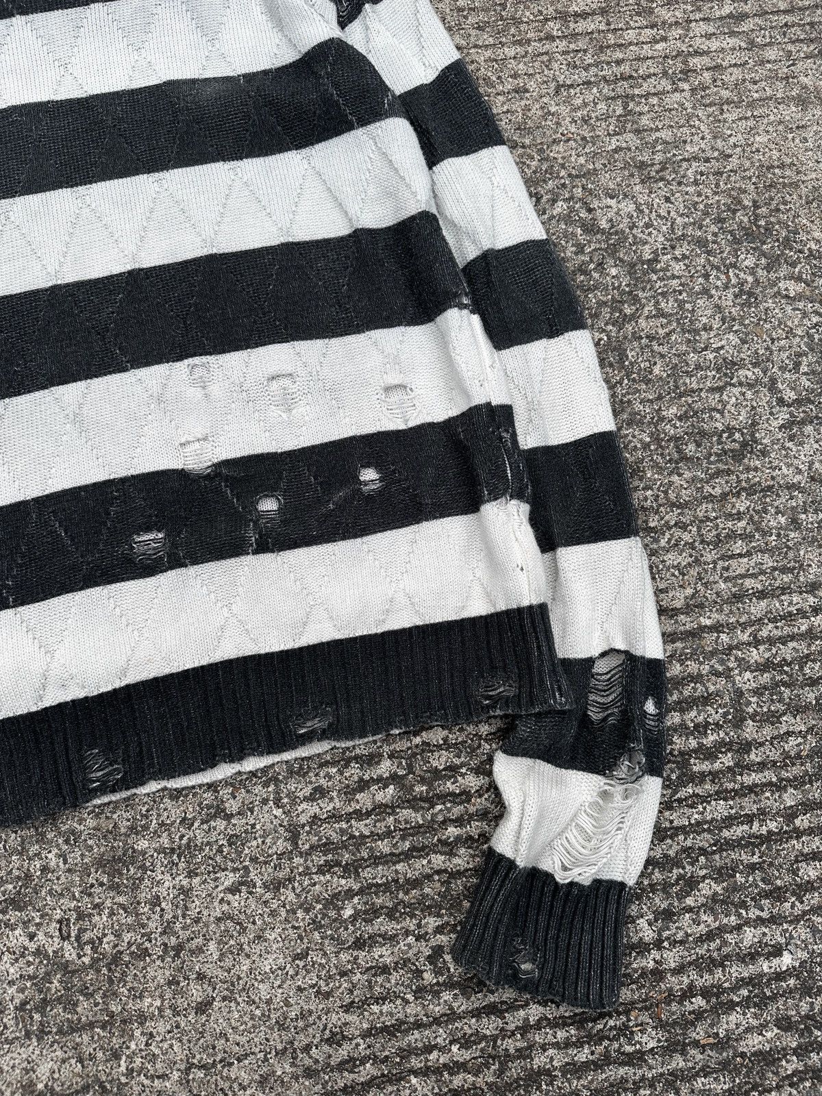 Number (N)ine Number(N)ine AW02 “The Modern Age” Knitted Striped Size US M / EU 48-50 / 2 - 9 Thumbnail