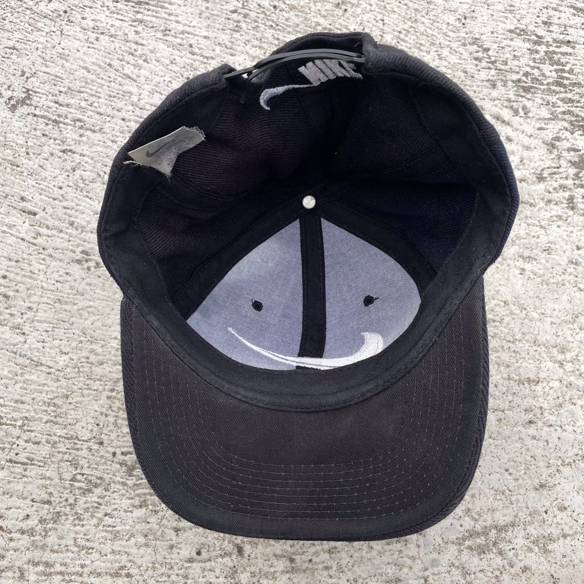 Nike Nike vintage with stylish logo strap Size ONE SIZE - 11 Thumbnail