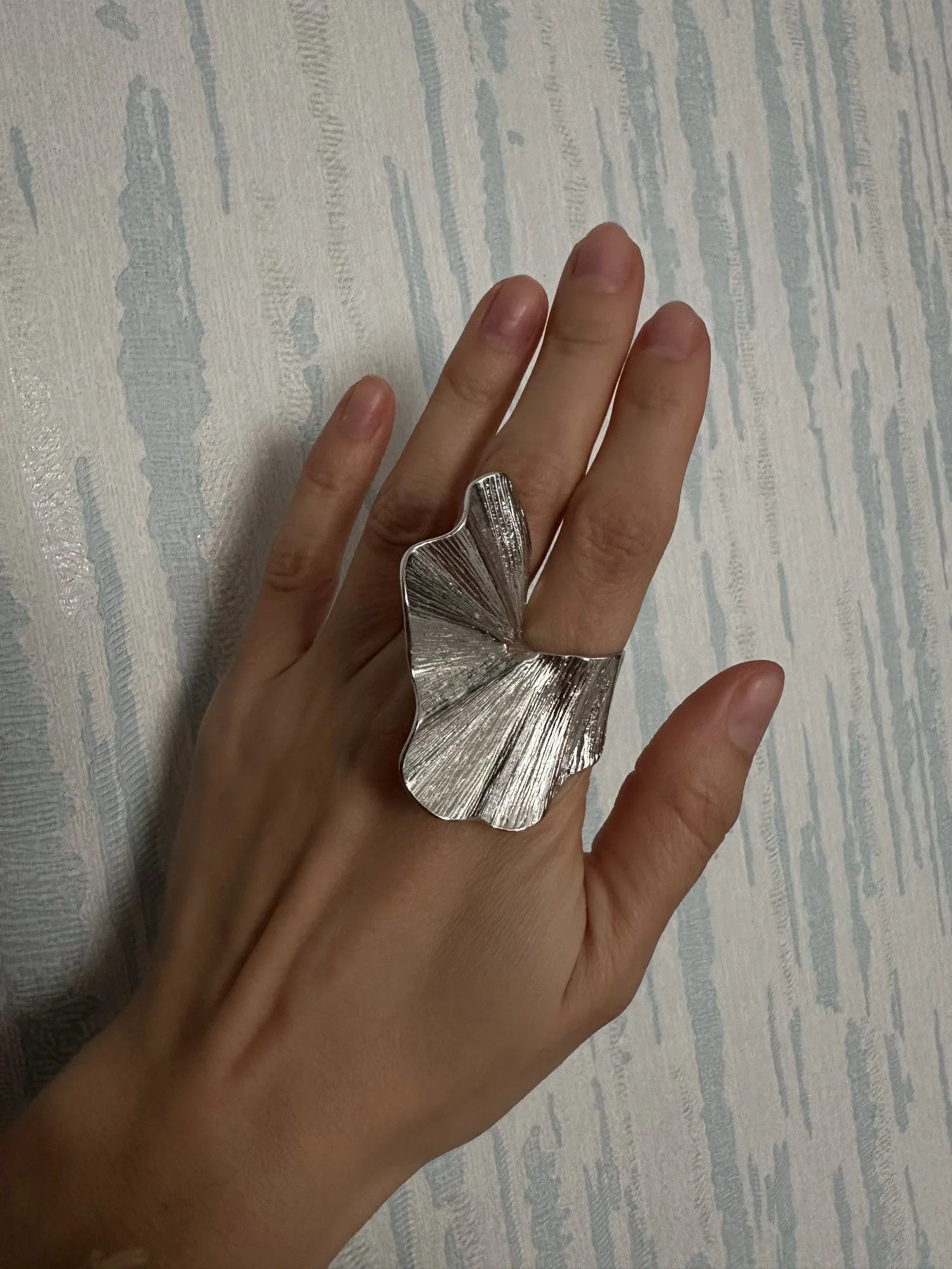 Jewelry Classic Leaf Shaped Ring Size ONE SIZE - 2 Thumbnail