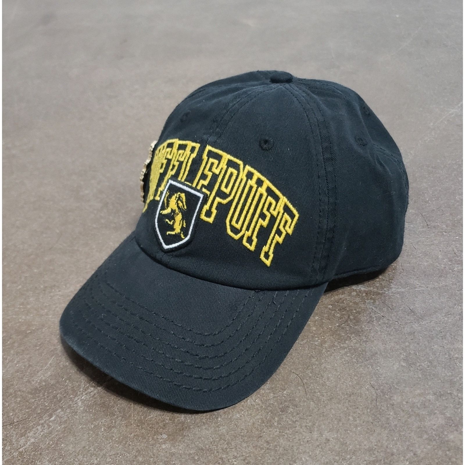 Other Black Hufflepuff | HARRY POTTER | Hat w/Pin Size ONE SIZE - 1 Thumbnail