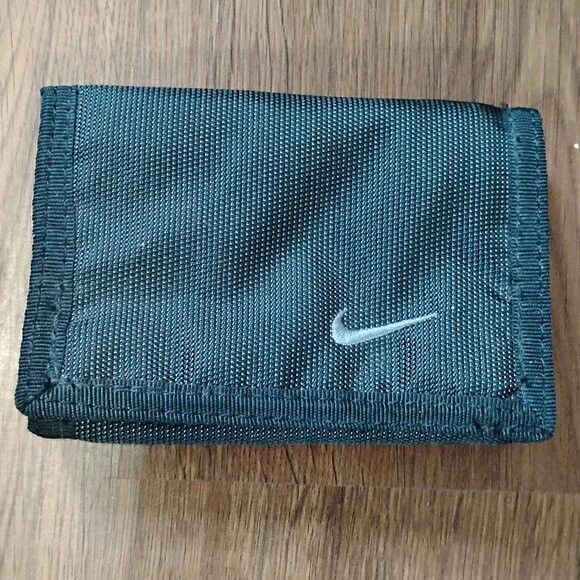 Nike Deadstock Vintage 90s Nike Basic Tri-Fold Wallet Size ONE SIZE - 1 Thumbnail
