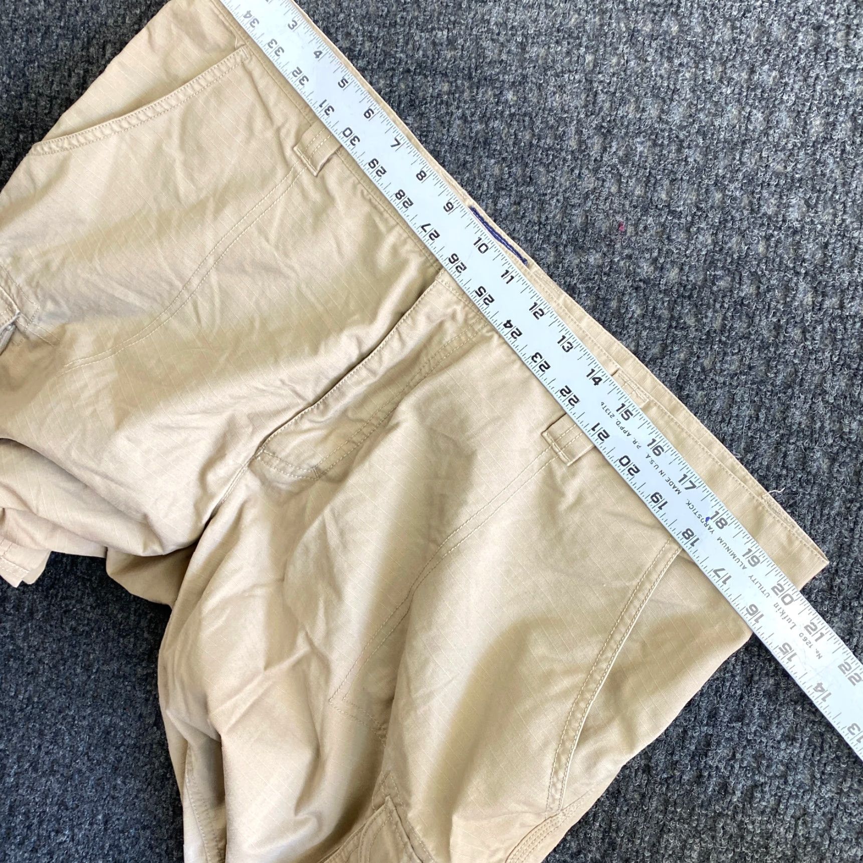 The North Face Vintage The North Face Cargo Shorts y2k Baggy Relaxed Ripstop Skater 40 Beige Size US 40 / EU 56 - 6 Thumbnail