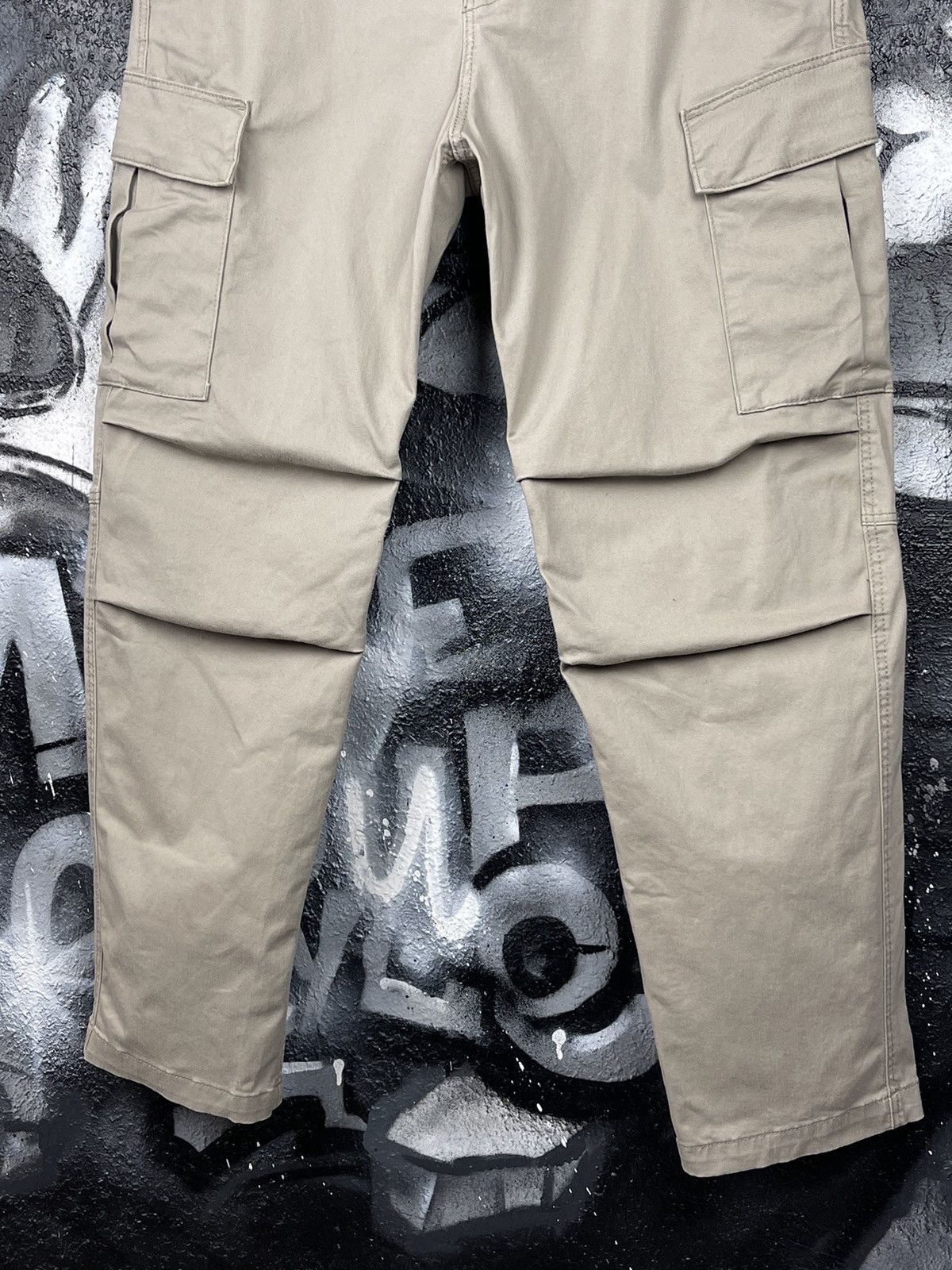 H&M H&M Regular Fit Beige Cotton Cargo Pants Men’s Size Medium Size US 32 / EU 48 - 5 Thumbnail