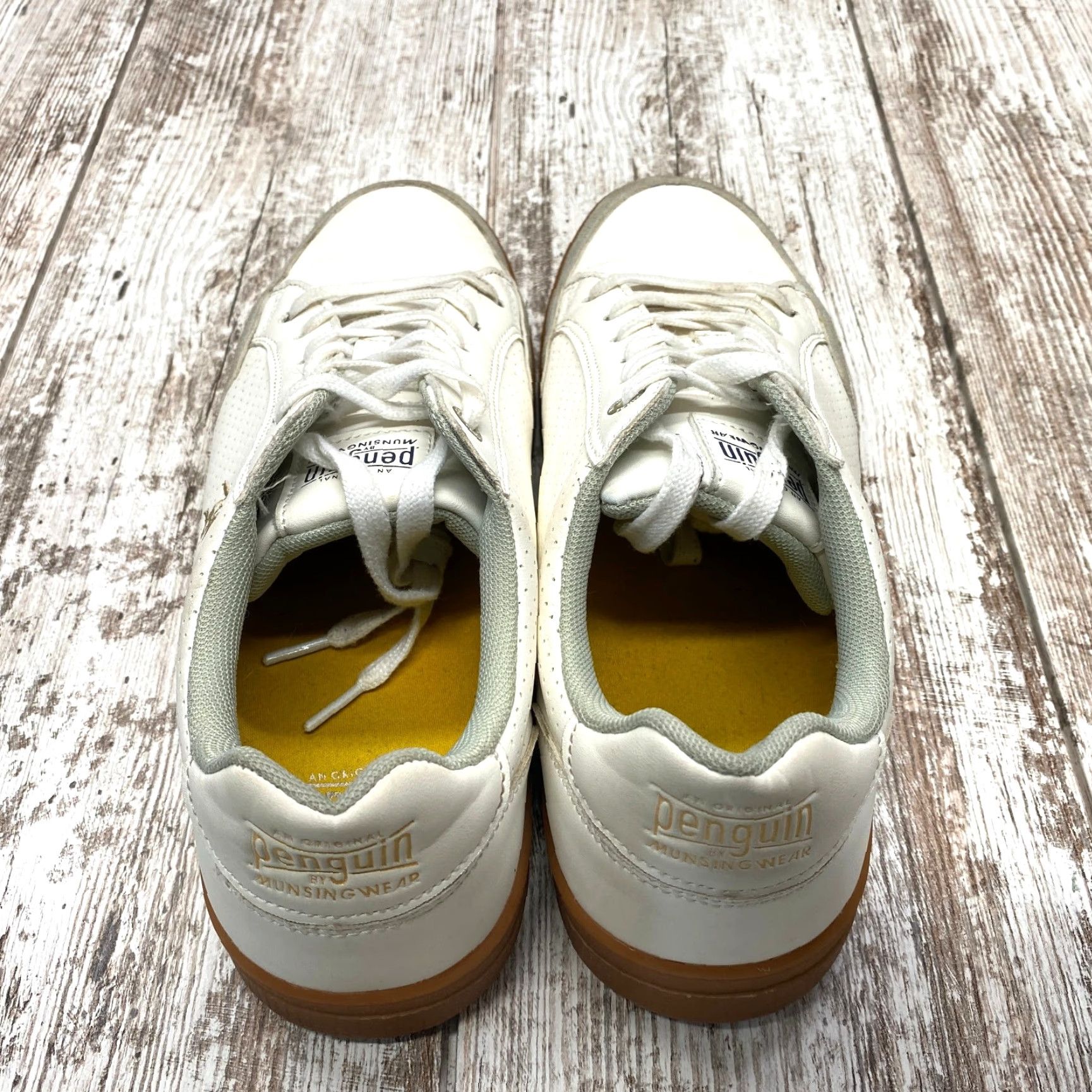 Vintage Munsingwear The Original Penguin Men’s Sneakers 10 White Canvas Casual Comfort Lace Up White EUC Sneakers Mens Size US 10 / EU 43 - 6 Thumbnail