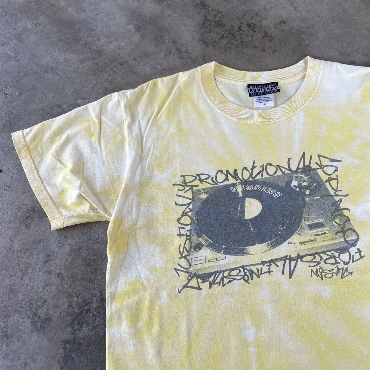 Japanese Brand × Vintage 🔥🔥🇯🇵Vintage Octopus Army Advisory Explicit Content Promo Tee Tye Dye Tee Size US L / EU 52-54 / 3 - 5 Thumbnail