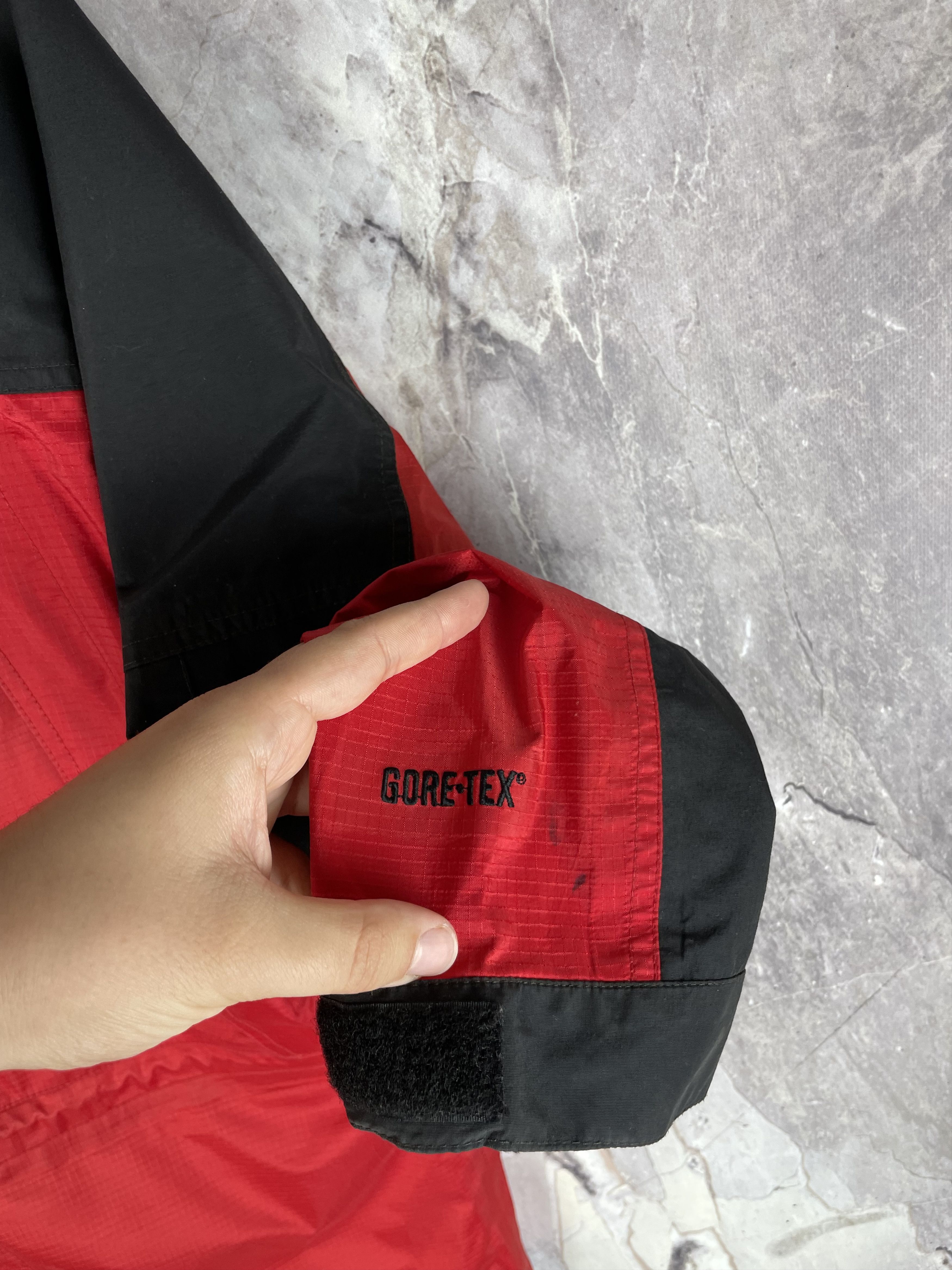The North Face 90s The North Face Mountain Light Gore-Tex Red Ski Jacket Size US M / EU 48-50 / 2 - 5 Thumbnail
