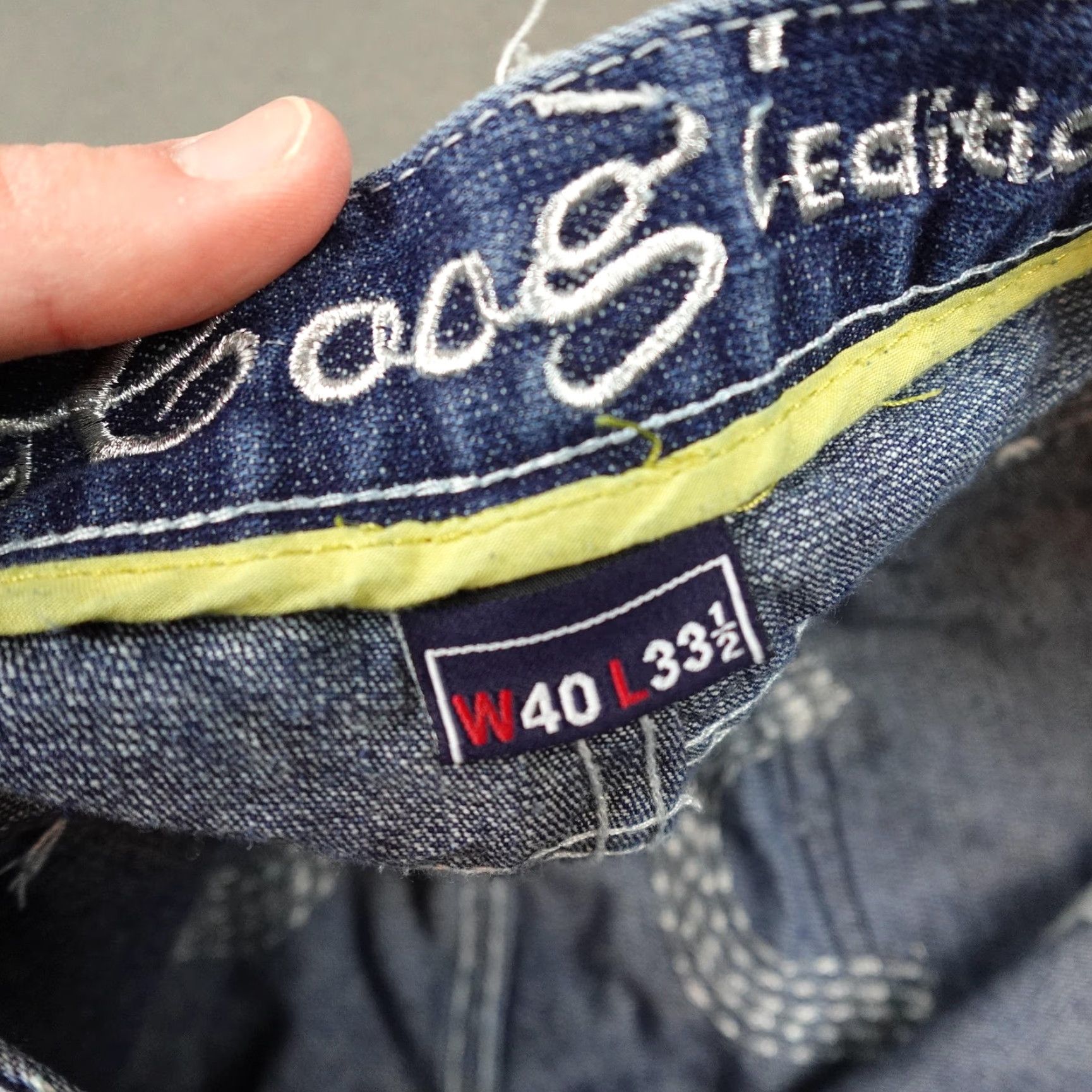 Coogi VINTAGE COOGI Jeans Mens 40x33.5 Blue Denim Limited Edition Distressed Embroidered Shirt Size US 40 / EU 56 - 6 Thumbnail