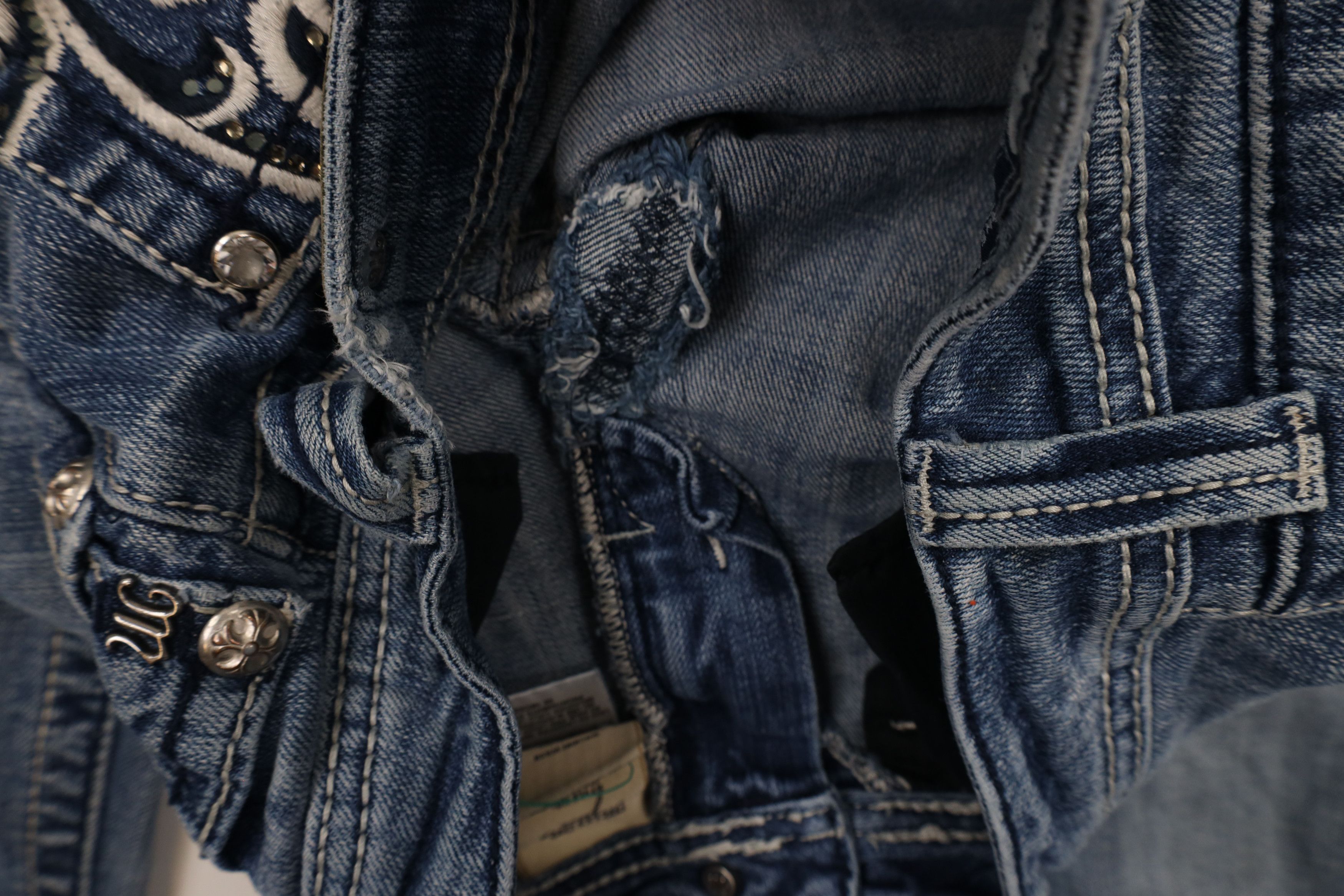 Miss Me × Vintage Miss Me Thick Stitch Flower Fleur de Lis Bootcut Jeans Size 29" - 7 Thumbnail
