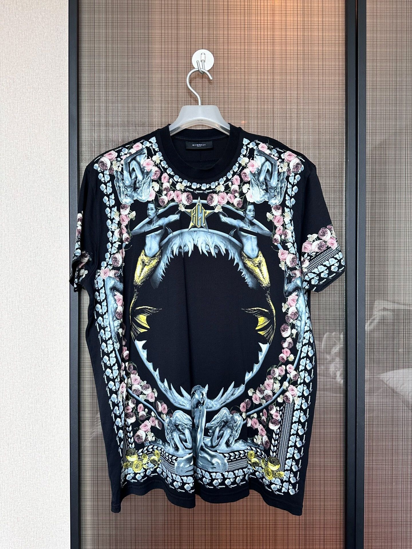 Givenchy Givenchy Shark Mouth Print Oversized T-shirt Size US XS / EU 42 / 0 - 1 Thumbnail
