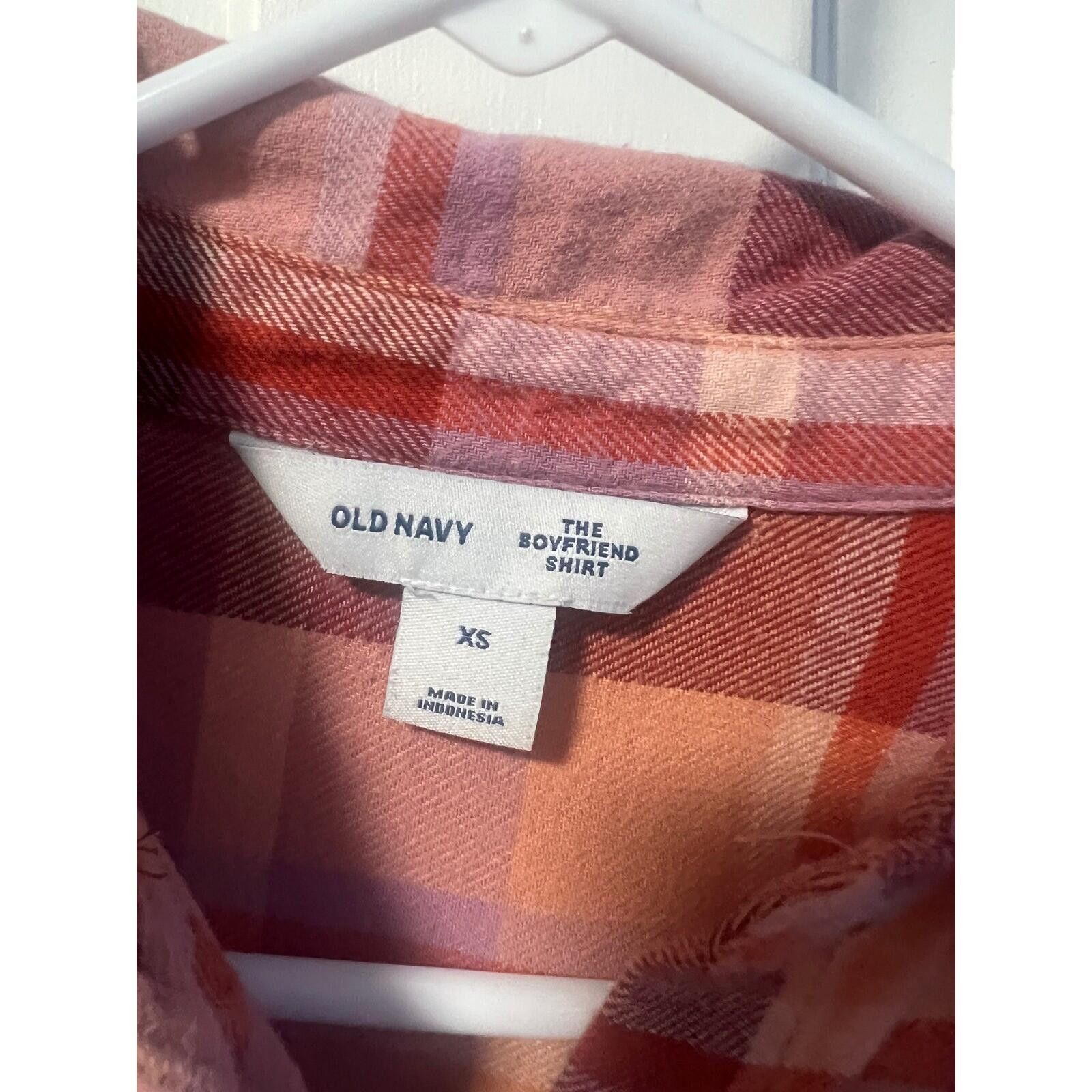 Old Navy Old Navy Flannel Boyfriend Shirt Womens XS Pink Plaid Size XS / US 0-2 / IT 36-38 - 2 Thumbnail