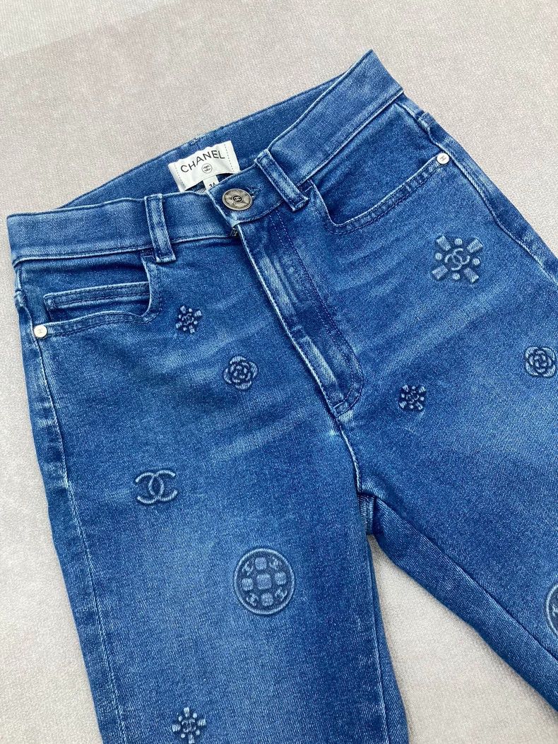 Chanel Chanel Blue embossed Logo jeans Size 42" / US 20 - 2 Thumbnail
