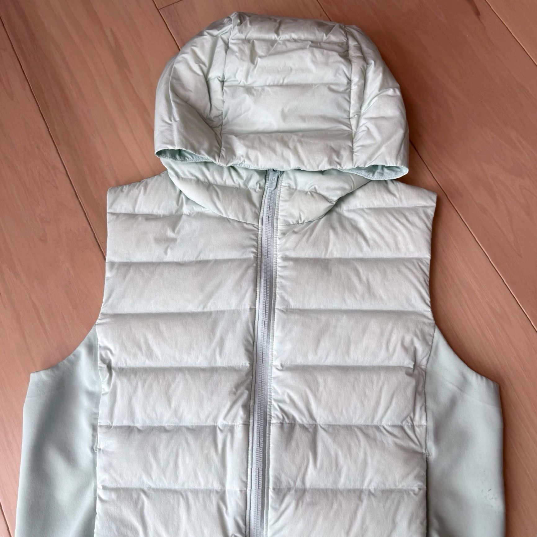 Lululemon Lululemon Down and Around Vest Women's 6 Green Insulated Outerwear Puffer Jacket Sleeveless Mid-Length Zip Full Zip Regular Fit Size M / US 6-8 / IT 42-44 - 4 Thumbnail