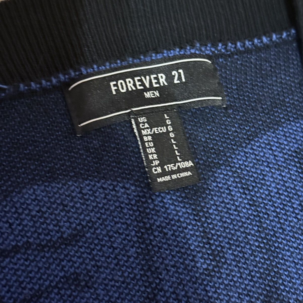 Forever 21 Forever 21 Blue Heart Sweater Size [L] Size US L / EU 52-54 / 3 - 4 Thumbnail