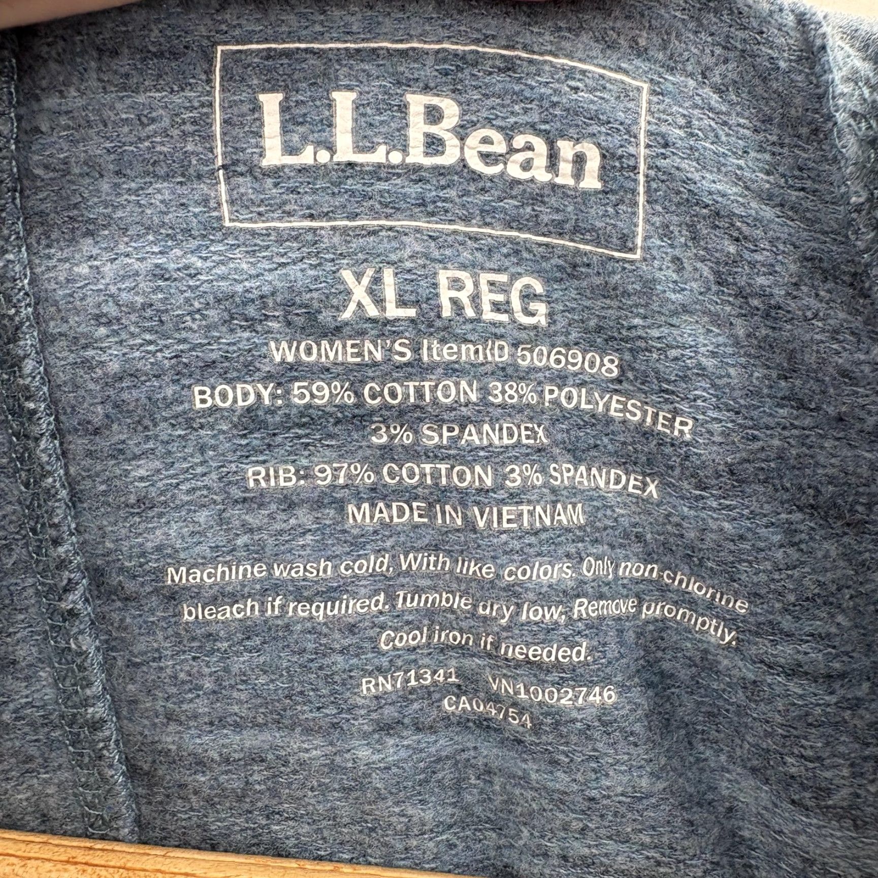 L.L.Bean Cozy Pullover Womens XL Blue Cowl Neck Kangaroo Pocket Stretch Travel