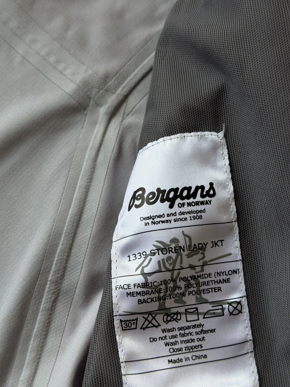 Bergans of Norway Bergans Of Norway Dermizax Waterproof Ski Storen Lady Jacket Size M / US 6-8 / IT 42-44 - 8 Thumbnail