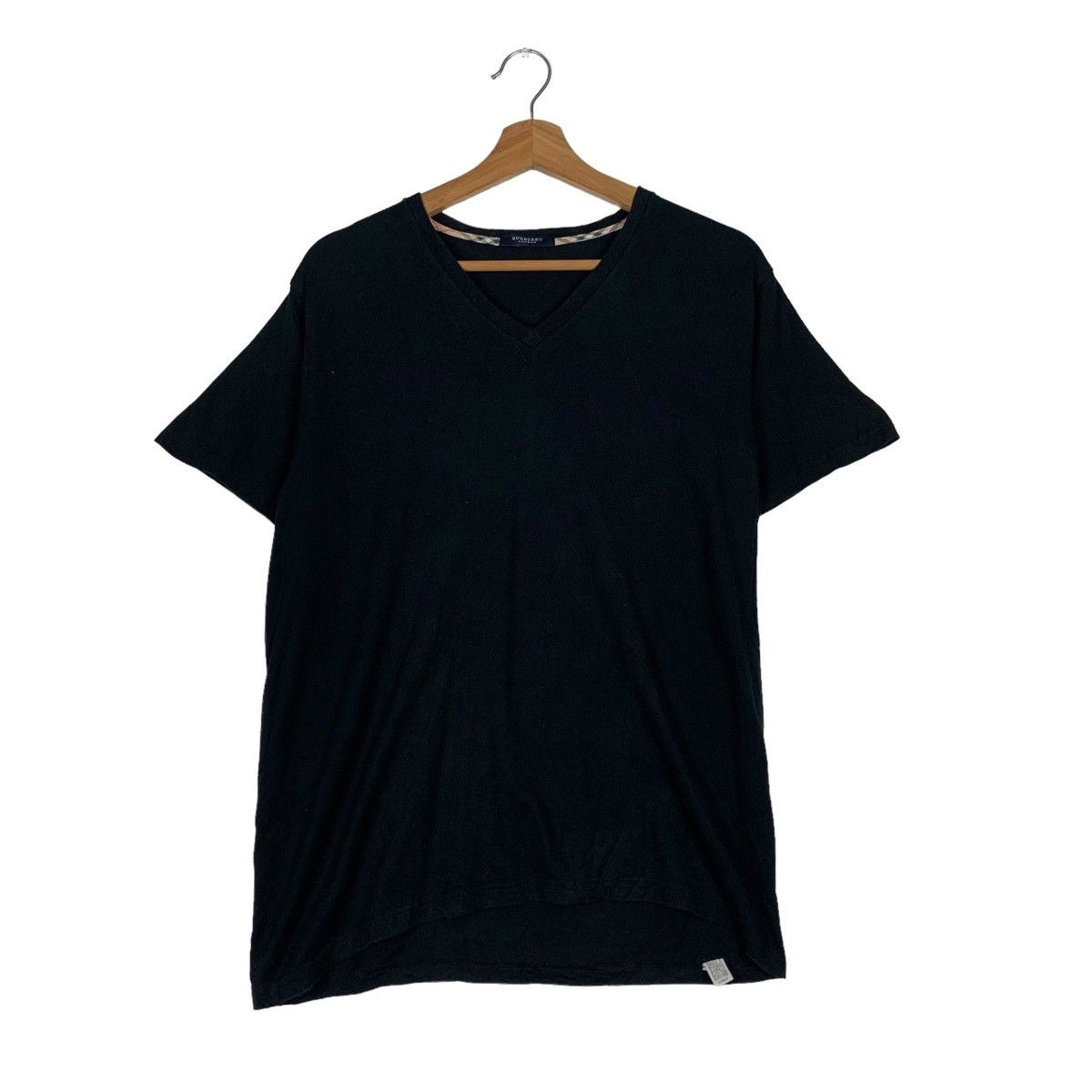 Burberry BURBERRY LONDON V NECK PLAIN T SHIRT #0186-C9 Size US M / EU 48-50 / 2 - 1 Thumbnail
