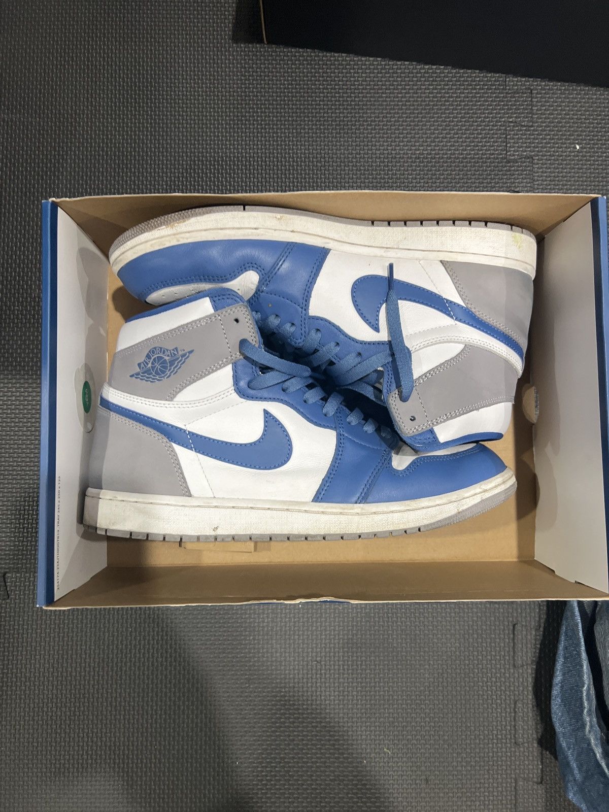 Nike Jordan 1 High Size US 11.5 / EU 44-45 - 2 Thumbnail
