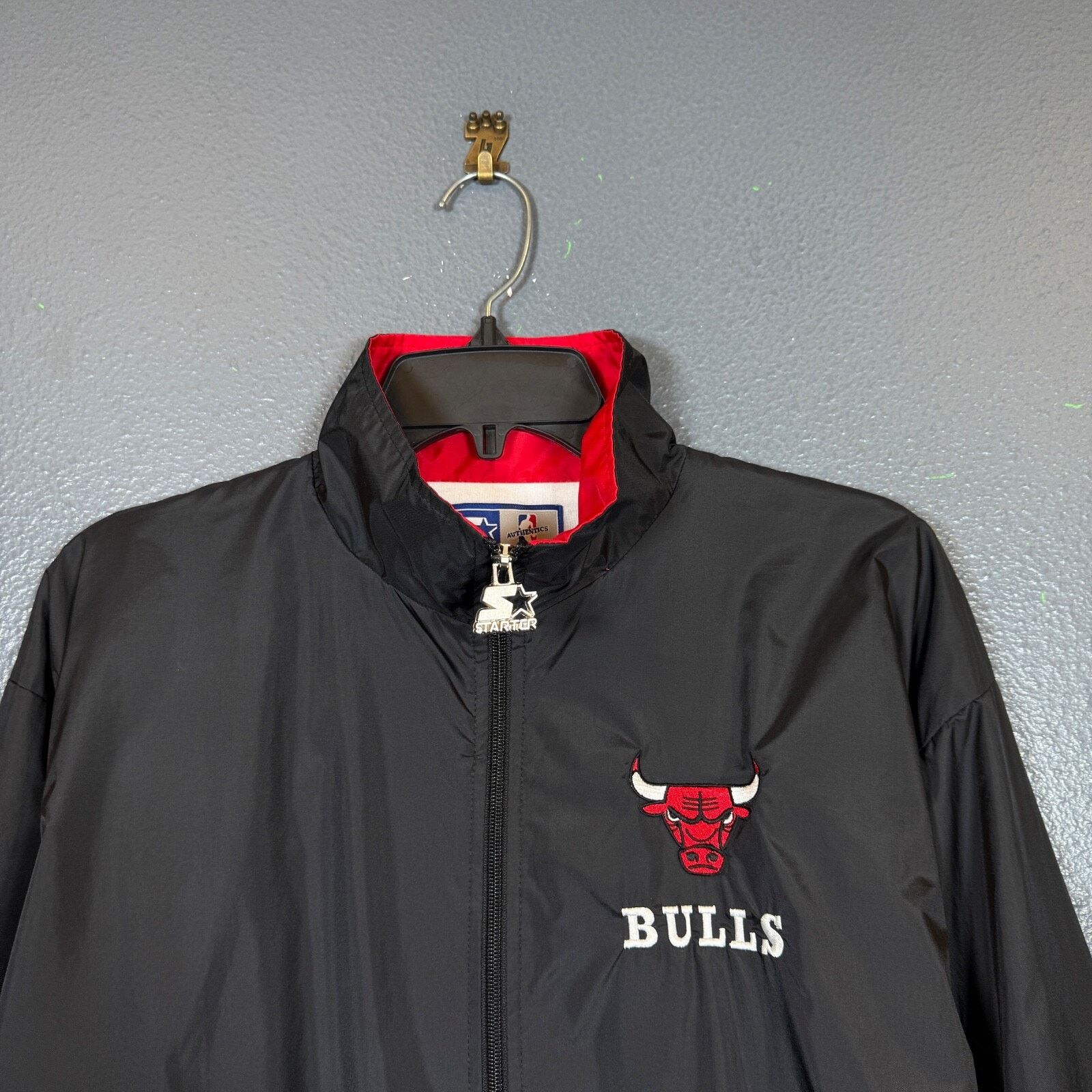 Starter Starter XL men Black Chicago Bulls NBA Nylon jacket vintage Size US XL / EU 56 / 4 - 7 Thumbnail