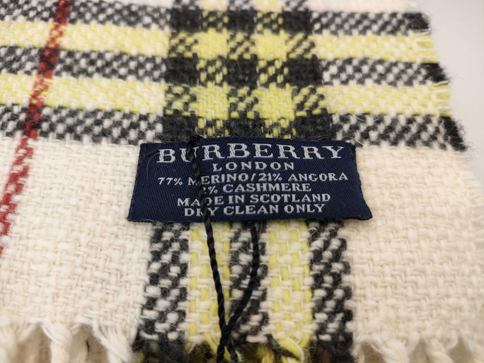 Burberry Burberry Scarf NWT Size ONE SIZE - 6 Thumbnail