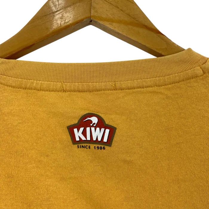 Vintage KIWI BOOT POLISHES x UNIQLO Collection Kiwi Tan Tee Shirt Size US L / EU 52-54 / 3 - 5 Thumbnail