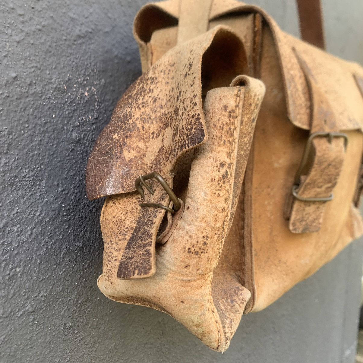 Genuine Leather Thrashed Vintage Genuine Leather Bag Size ONE SIZE - 5 Thumbnail