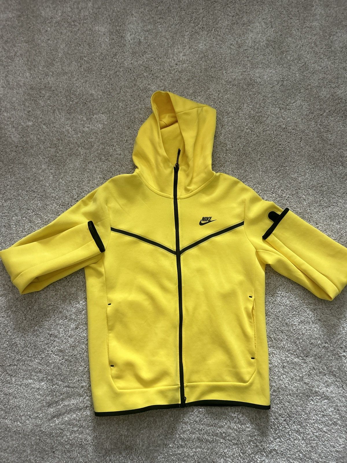 yellow nike tech