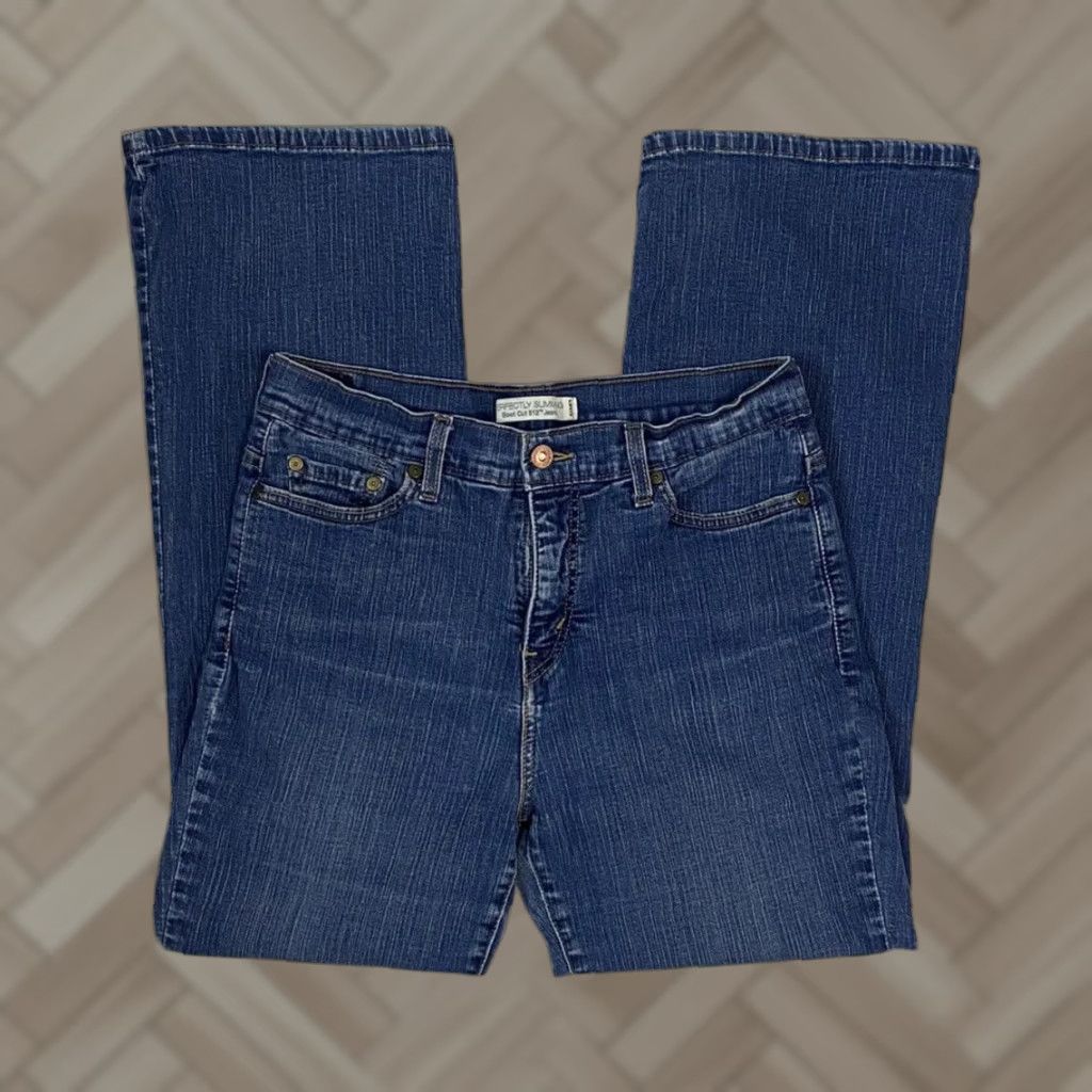 Levi's VINTAGE? No. Actually: Levi's 512 Slim Bootcut Jeans Women's High Rise sz 12 Short Blue Denim Slimming Stretch Regular Rise Jeans Size 34" / US 12 / IT 48 - 1 Thumbnail