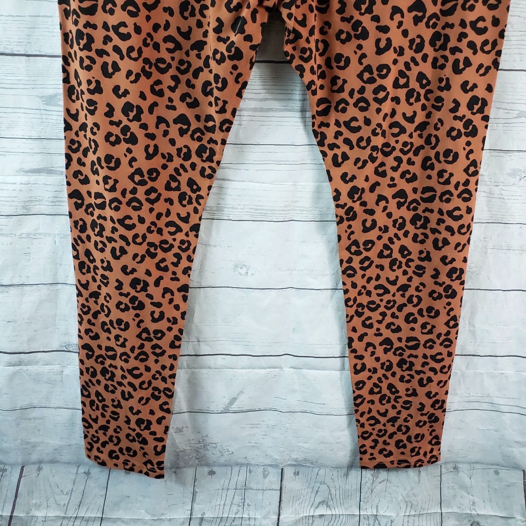 Vintage Wild Fable Womens High Rise Leggings XL Brown Animal Print Cotton Leggings Women Knits Casual 26.5 Inseam Rise 11" XS-XL Minus Tags Size 40" / US 18 - 5 Thumbnail
