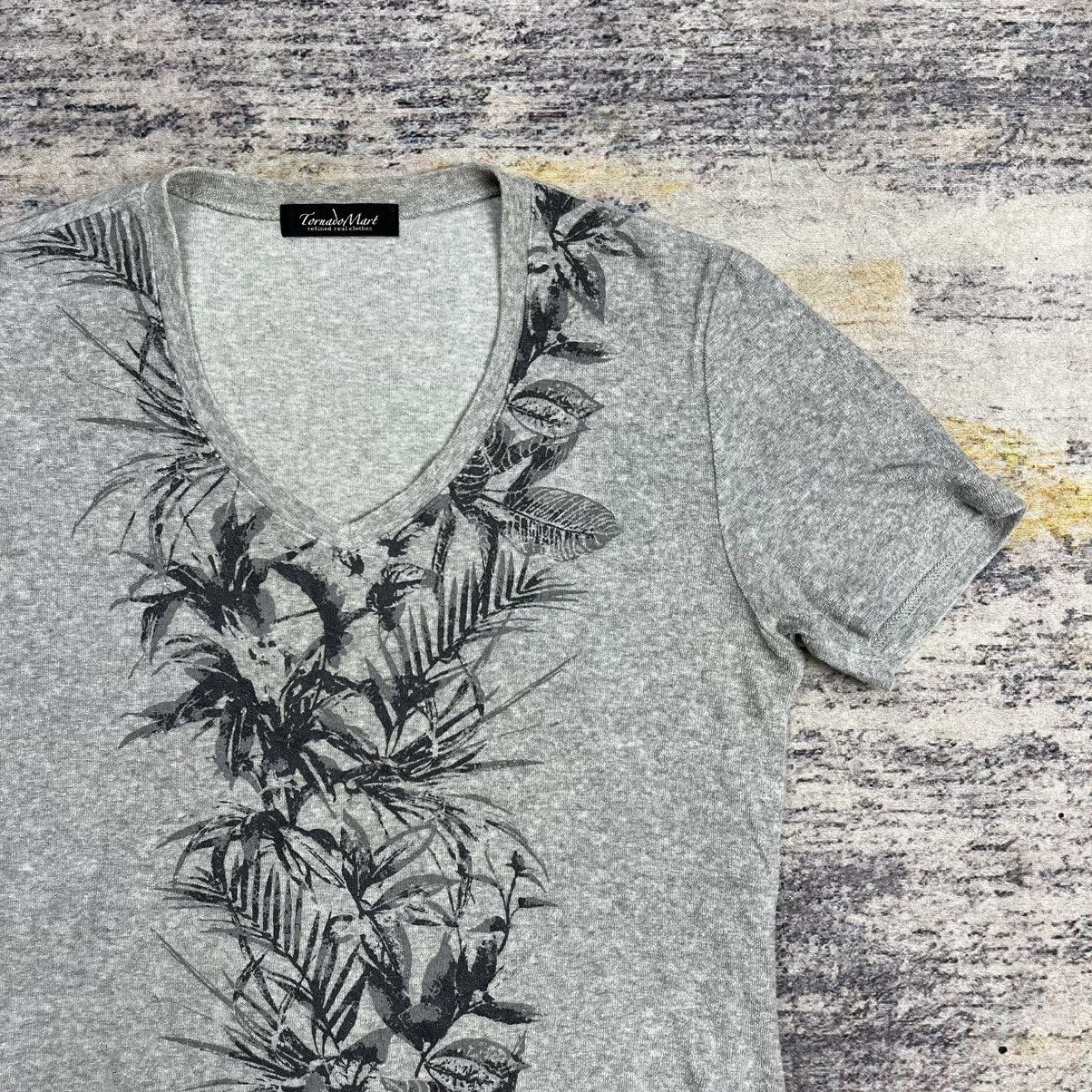Tornado Mart Tornado mart floral v neck tee vkei style Size US S / EU 44-46 / 1 - 3 Thumbnail
