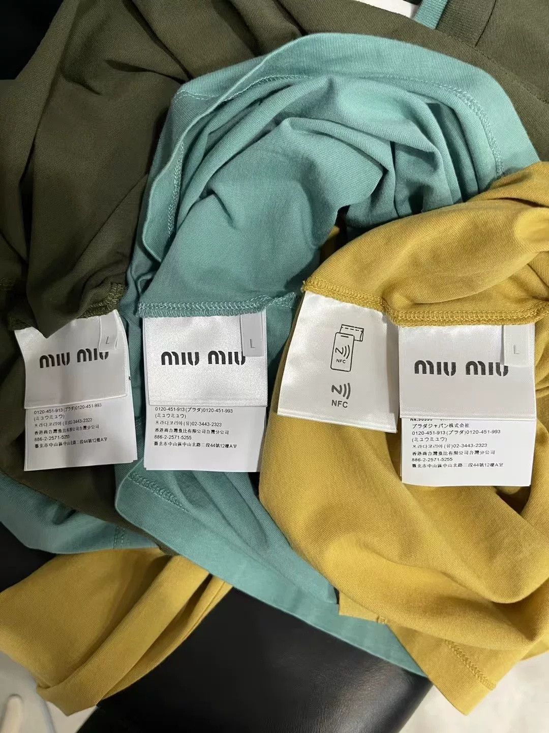 Miu Miu MiuMiu Three-Piece Long-Sleeve Vest T-Shirt Size US S / EU 44-46 / 1 - 7 Thumbnail