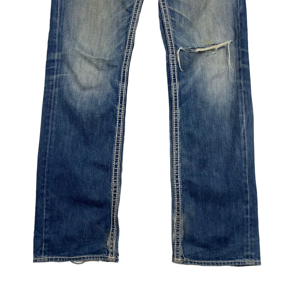 True Religion 💥TRUE RELIGION RICKY BIG DISTRESSED DENIM JEAN Size US 34 / EU 50 - 6 Thumbnail