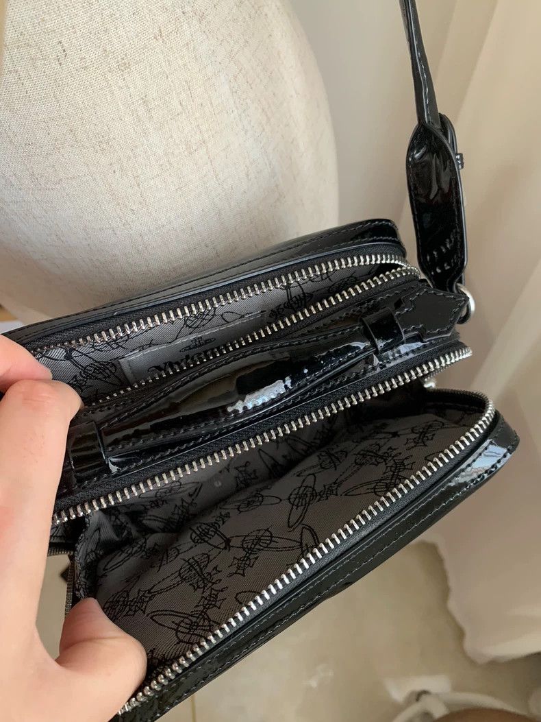 Vivienne Westwood Vivienne Westwood size os Love Heart Crocodile Saturn Bag Size ONE SIZE - 8 Thumbnail