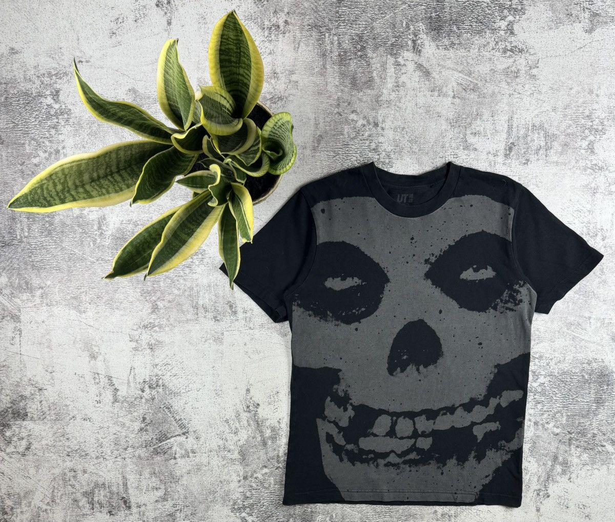 Misfits Misfits X Uniqlo Fiend Skull Band Tour Rock Hip Hop Cotton Jersey T-Shirt Tee Size US M / EU 48-50 / 2 - 1 Thumbnail