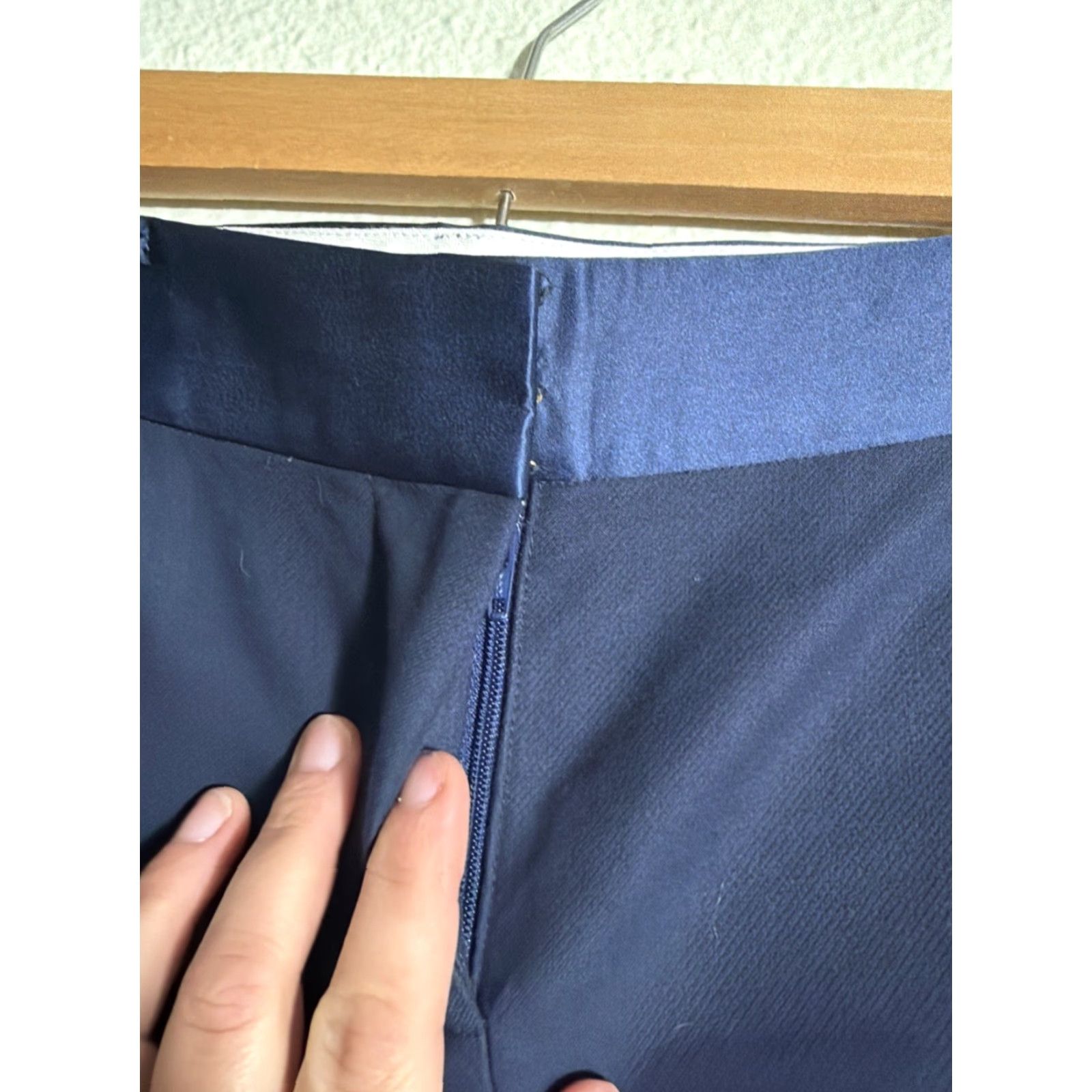 Vintage VINTAGE Kate Spade New York Women's Dress Pants Navy Blue Cotton Pleated Size 0 28x28 Flaws Belt Loop Missing Fastener Parts Womens Size 25" / US 0 / IT 36 - 6 Thumbnail