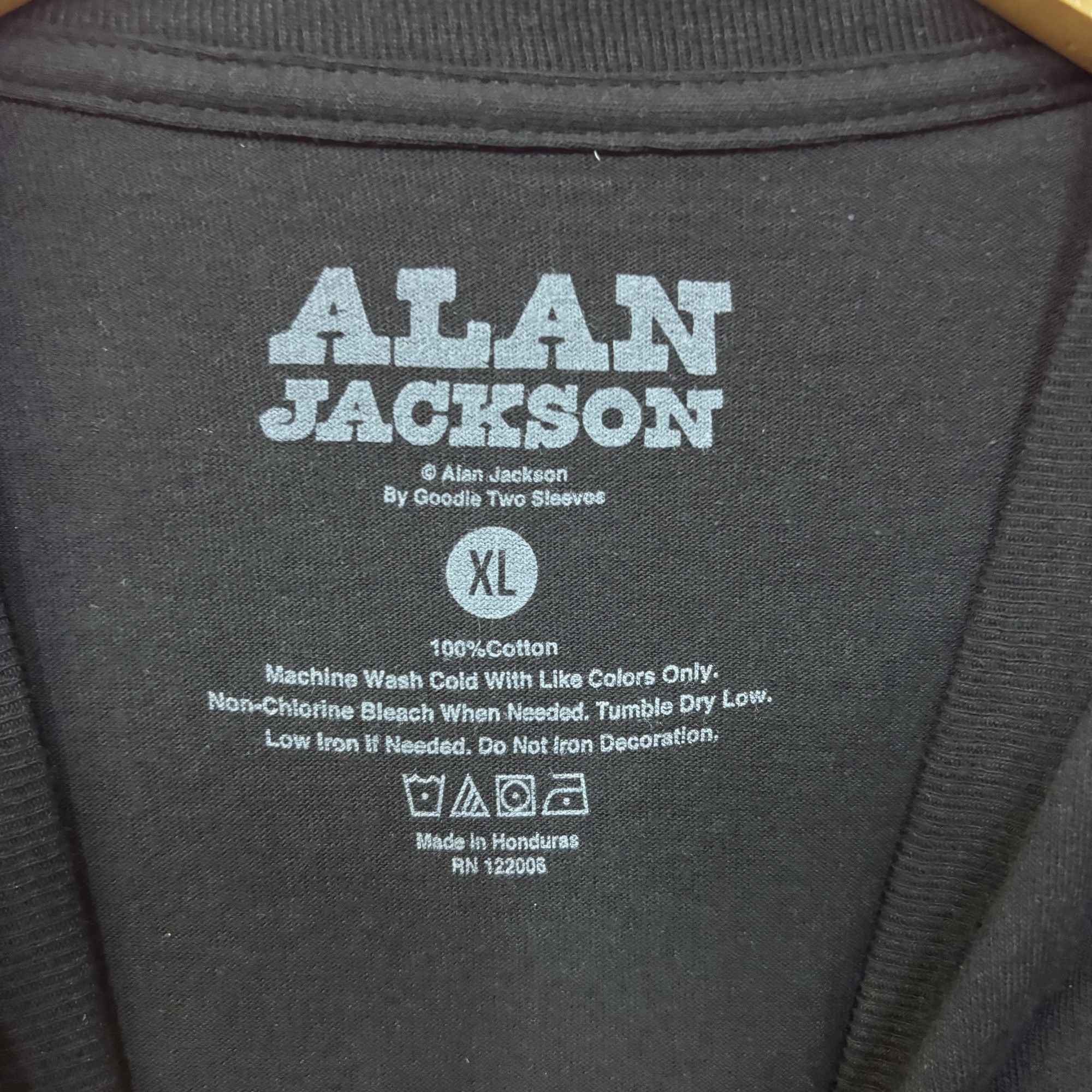 Band Tees Alan Jackson Chasin' That Neon Rainbow Black T-Shirt XL Size US XL / EU 56 / 4 - 4 Thumbnail