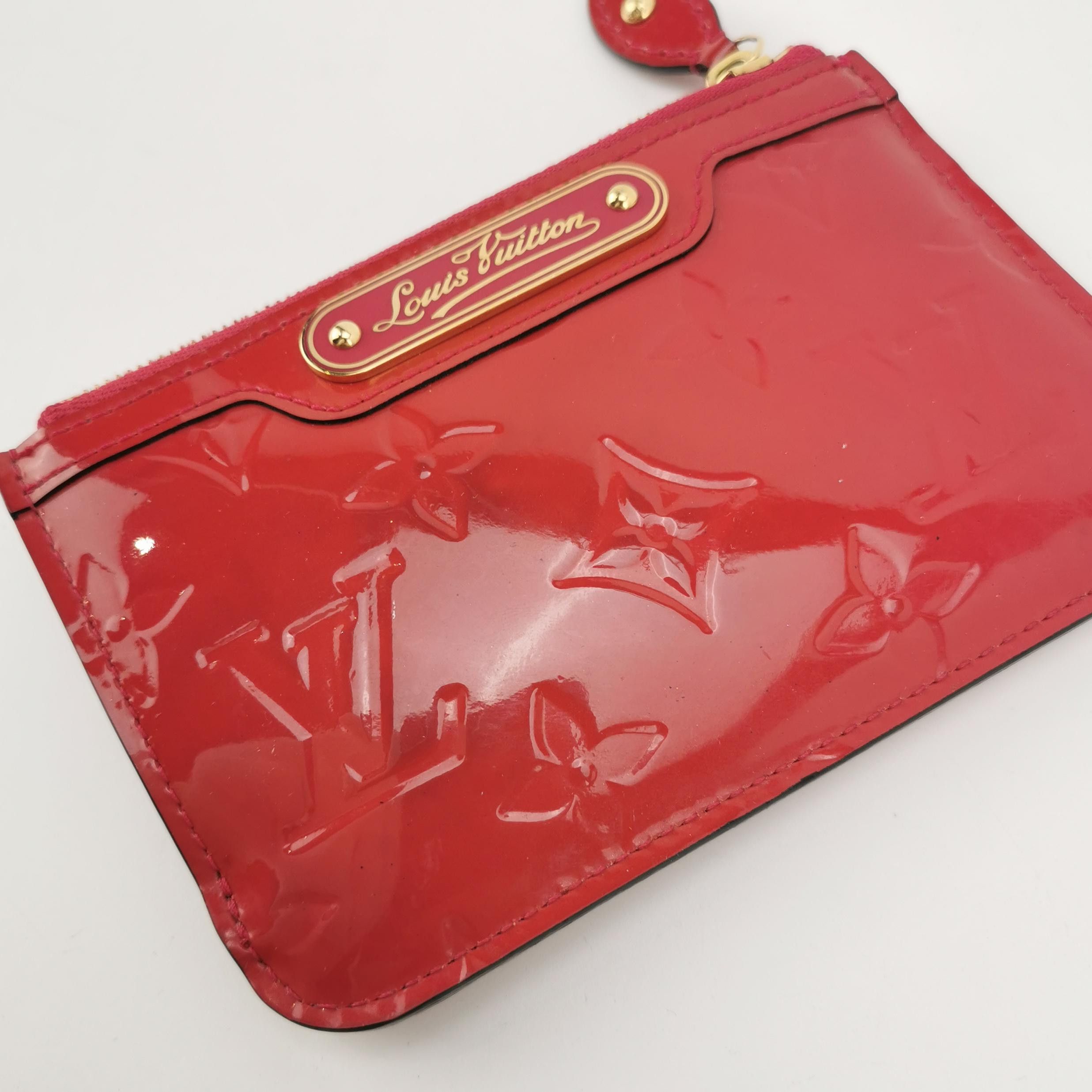 Louis Vuitton Louis Vuitton (LV) Patent leather monogram embossed logo zi Size ONE SIZE - 8 Thumbnail