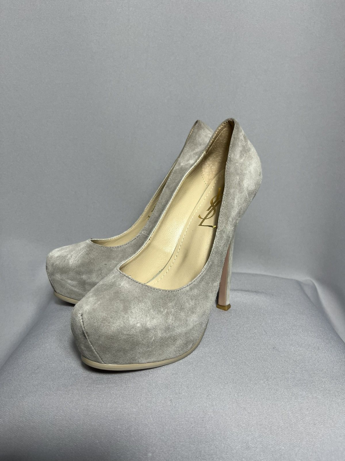 Yves Saint Laurent Yves Saint Laurent Tribute Tribtoo grey Suede Platform YSL Size US 7 / IT 37 - 1 Thumbnail