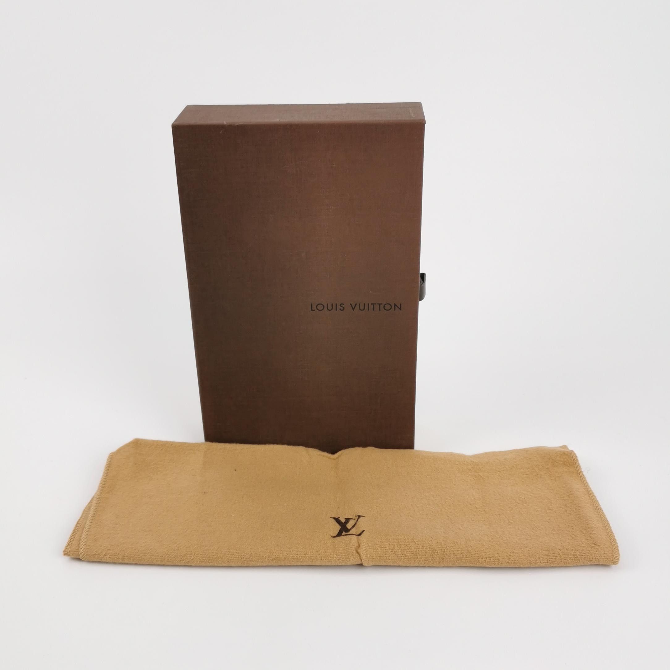 Louis Vuitton Louis Vuitton (LV) Zippy leather solid color zipper embosse Size ONE SIZE - 2 Thumbnail