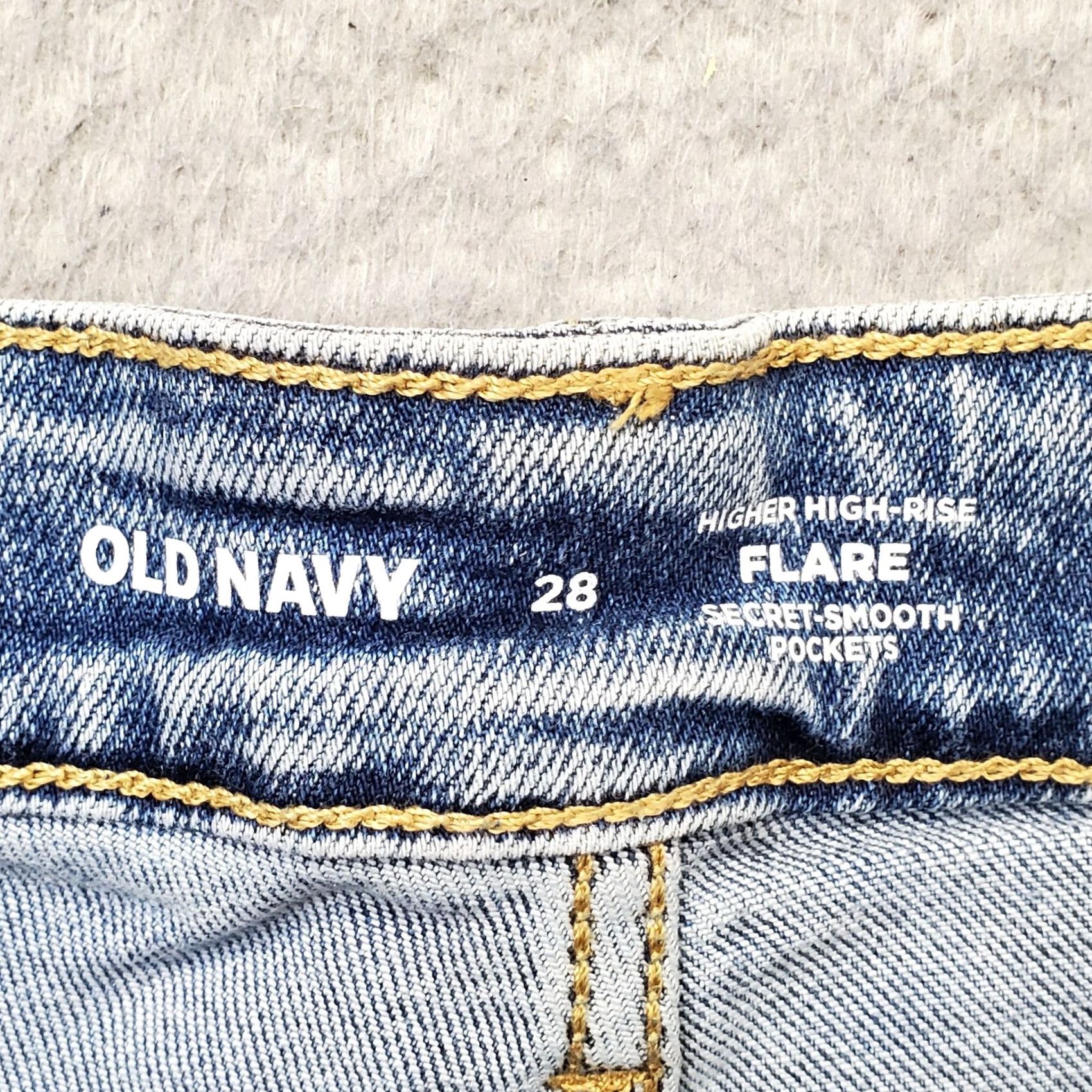 Old Navy Old Navy Jeans Womens 28 Blue Denim Flare High Rise 5-Pocket Stretch Pocket 26.25 Inseam 43" Outseam NWT"} Size 28" / US 6 / IT 42 - 7 Thumbnail
