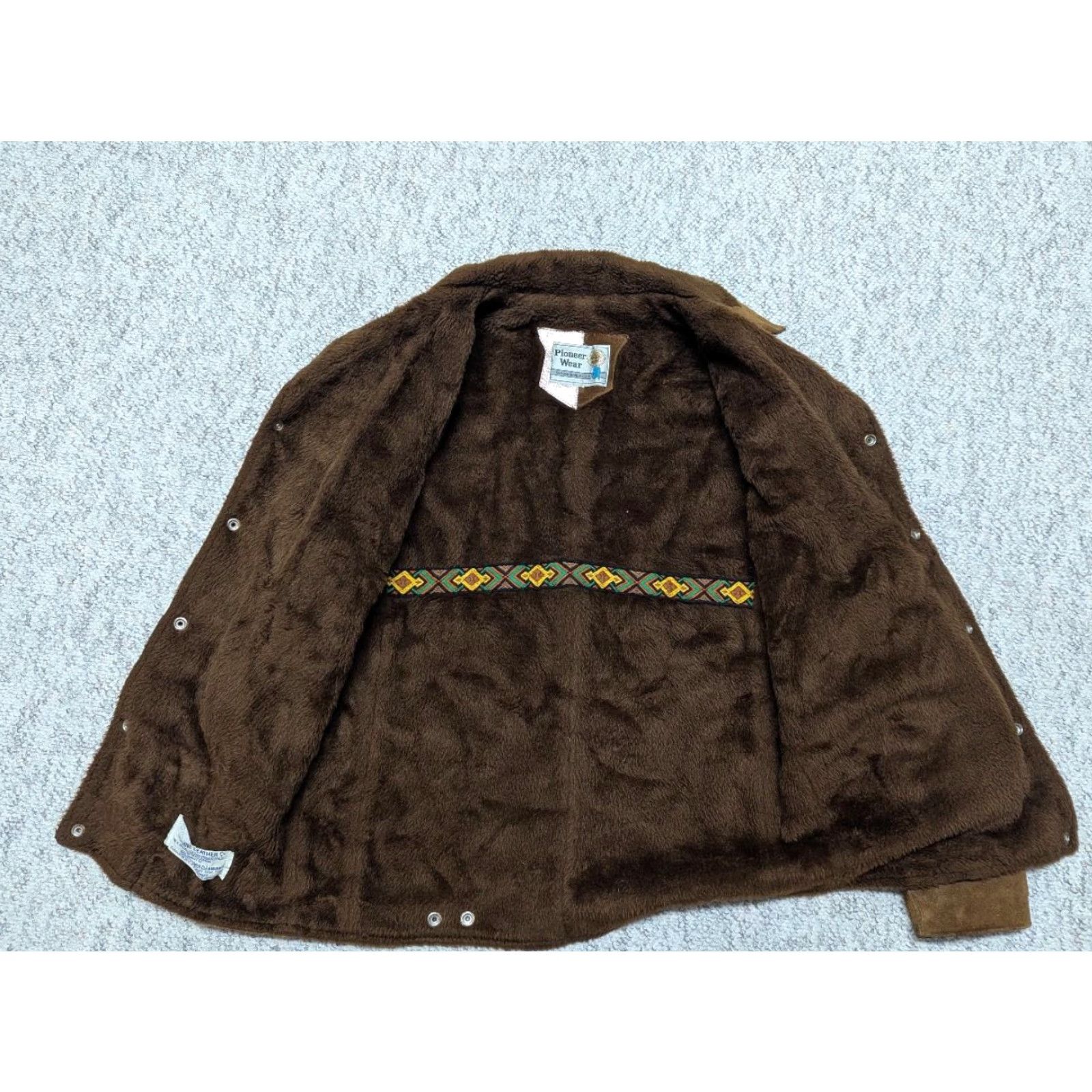 Vintage VINTAGE Pioneer Wear coat Western jacket Mens 40 Brown Cowhide Split-Suede USA Made Rancher Long Tall Sherpa Cowboy Midwest 40 Size US M / EU 48-50 / 2 - 3 Thumbnail