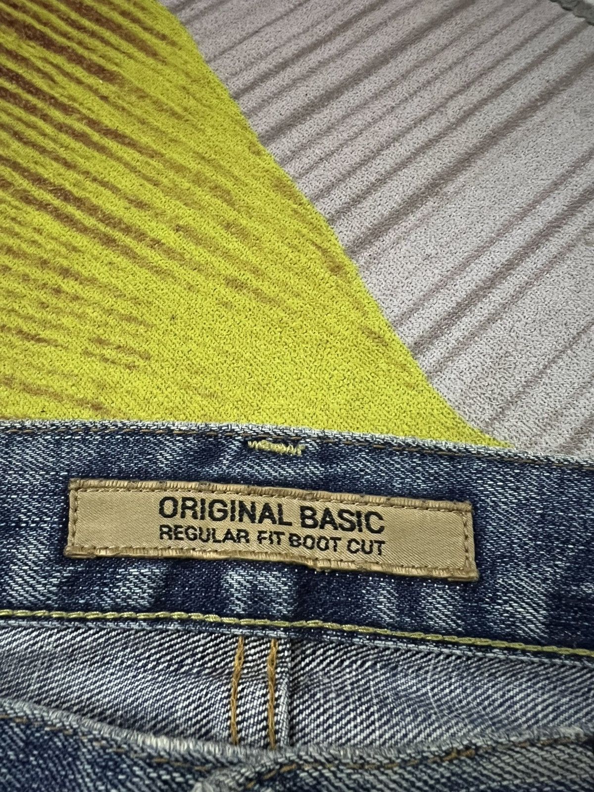 Japanese Brand 💥Flare💥Vintage Uniqlo B-002 light Wash Jean Size US 34 / EU 50 - 23 Thumbnail