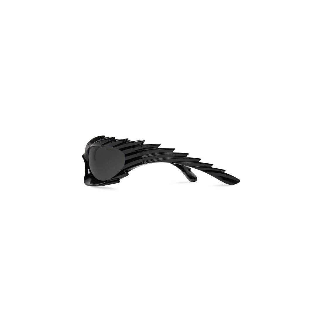 o1srvl11e0825 Size: OS / Spike Rectangle Sunglasses in Black