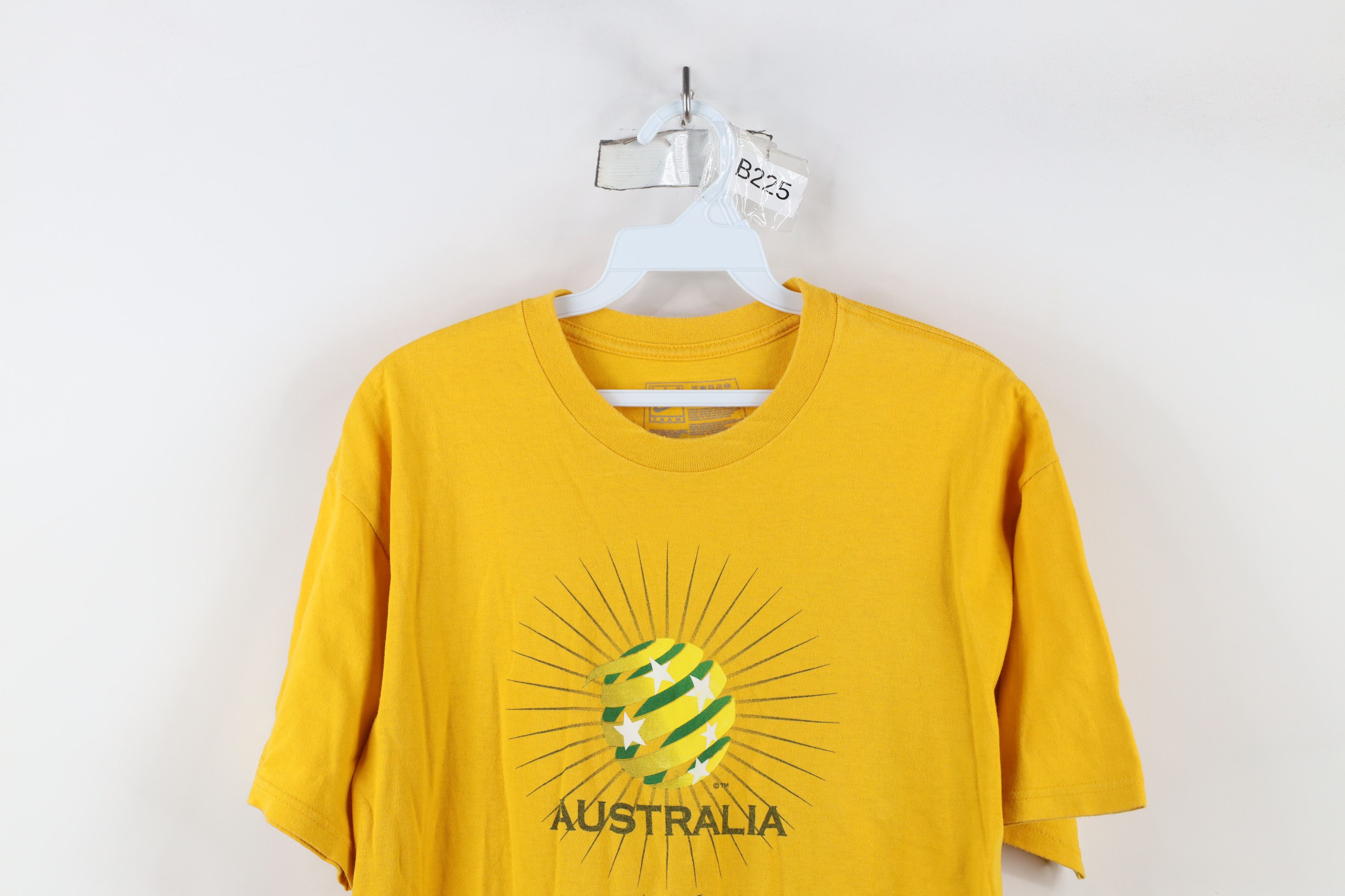 Nike × Vintage Vintage Nike Total 90 Center Swoosh Australia Soccer T-Shirt Size US S / EU 44-46 / 1 - 2 Thumbnail