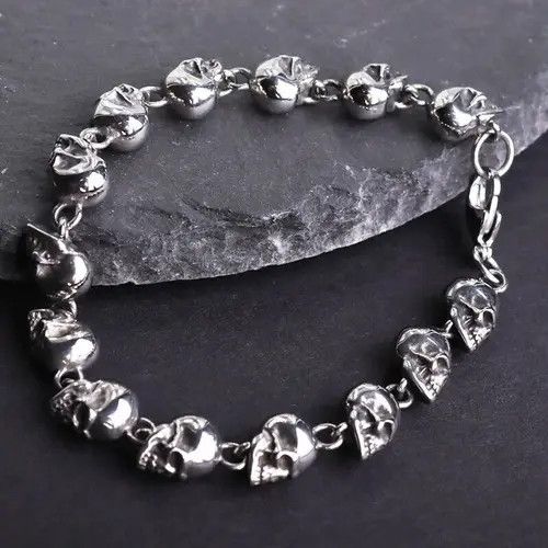 Jewelry Skulls 💀 Bracelet Size ONE SIZE - 4 Thumbnail