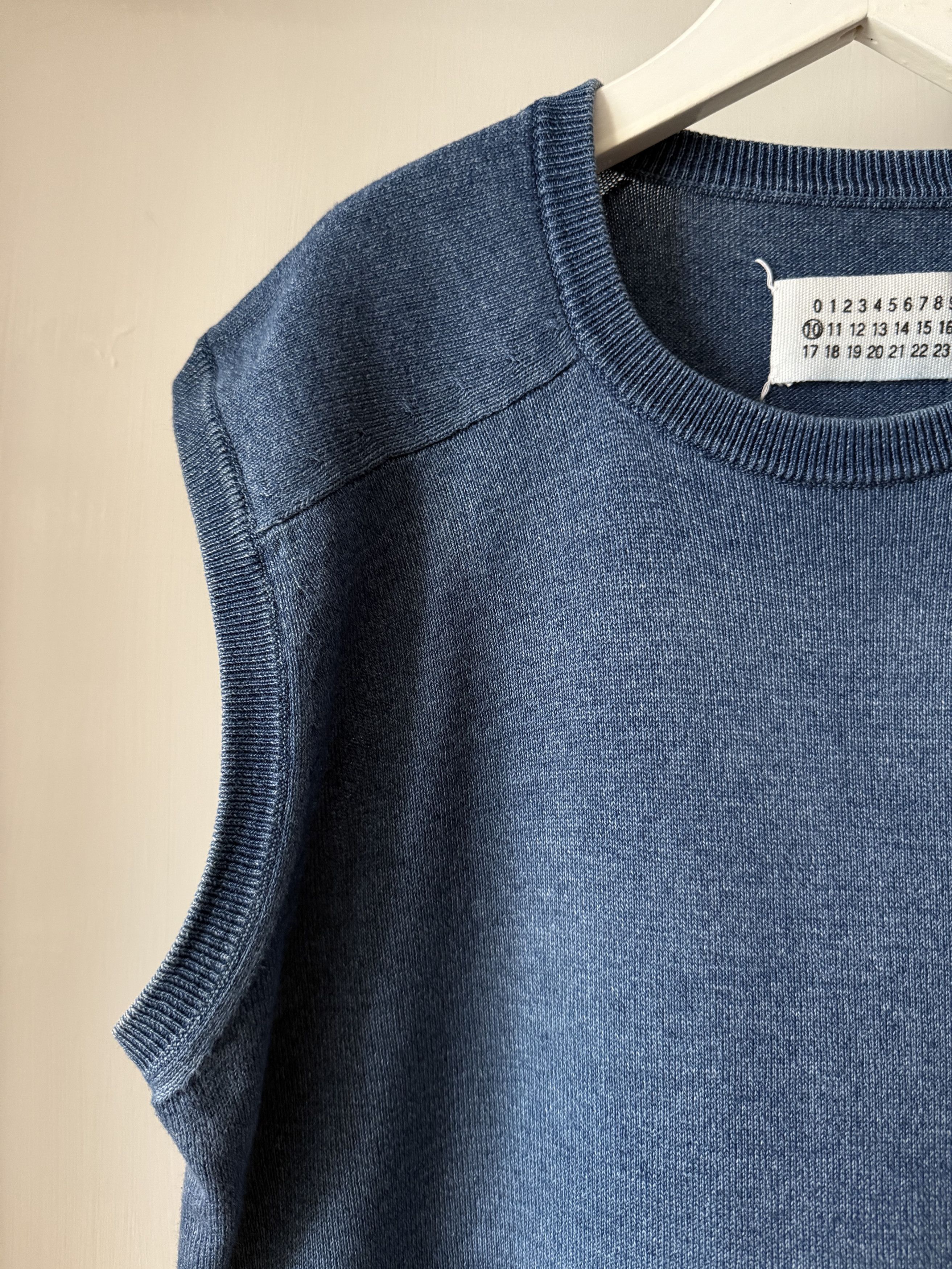 Maison Margiela VINTAGE MAISON MARTIN MARGIELA SWEATER IN SIZE M Size US M / EU 48-50 / 2 - 7 Thumbnail